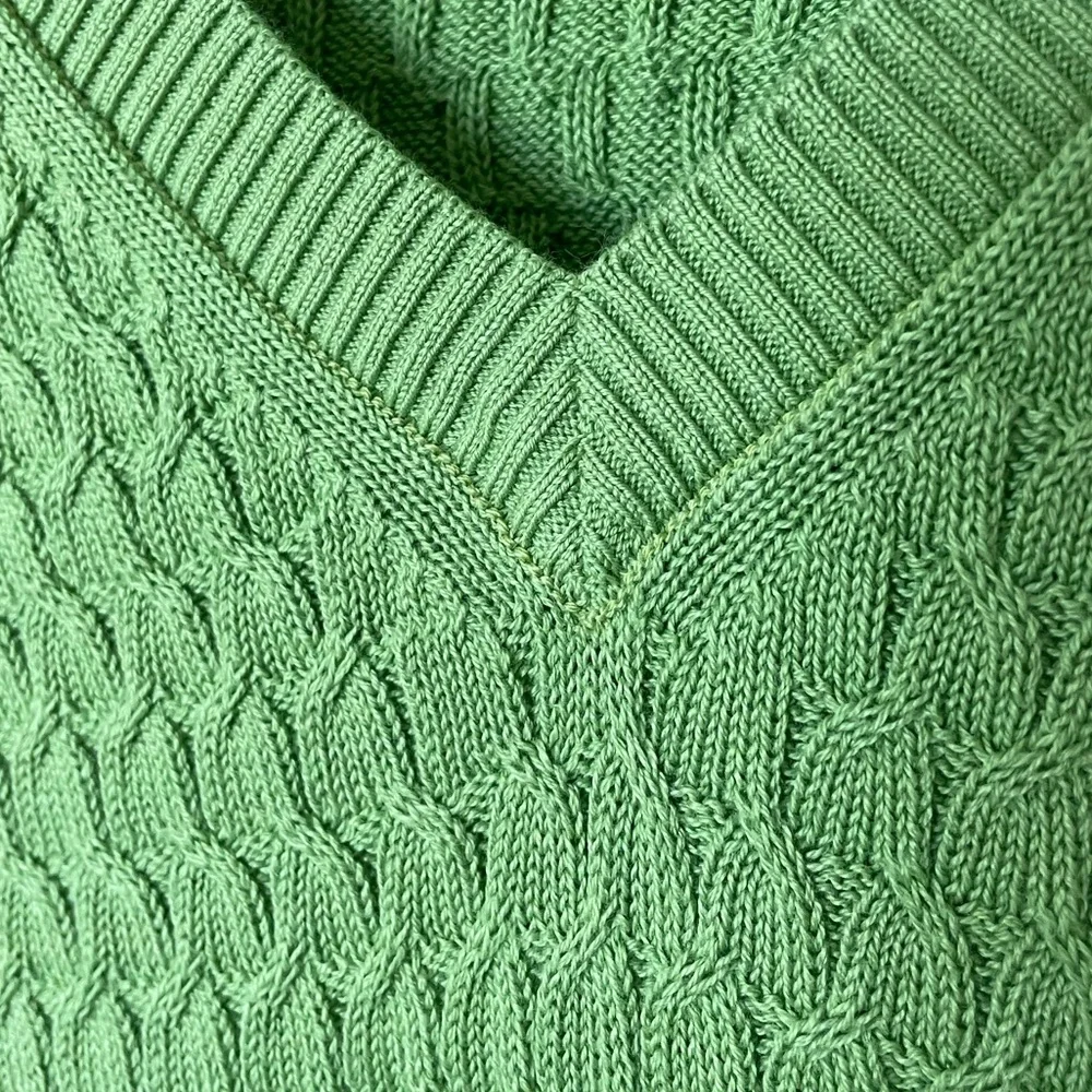 Talbots Classic Green Long Sleeved Cable Knit V-Neck Pima Cotton Sweater XL - Picture 4 of 7